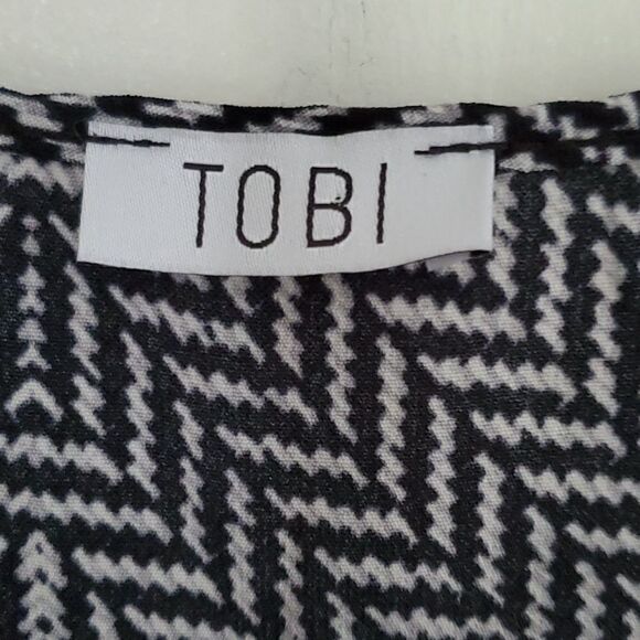 TOBI Black & White Romper - Picture 4 of 7